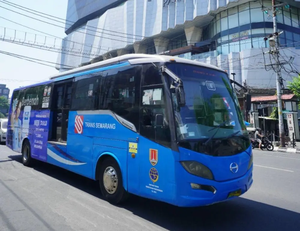 Bus Trans Semarang
